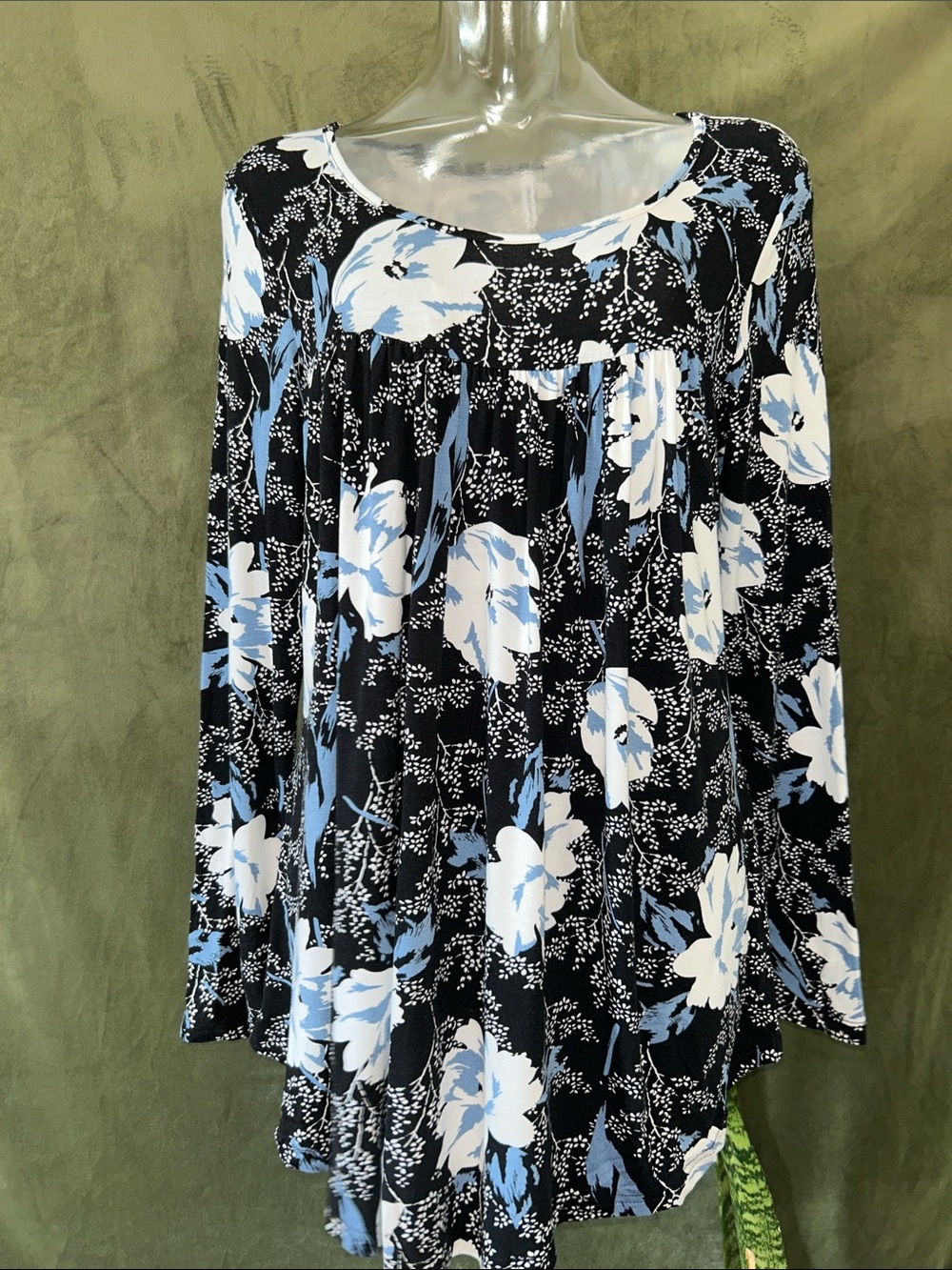 Black Floral Long-Sleeve Tunic Top with Blue & White Blooms